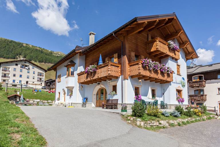 Casa Azzurra with Mountain View, Wi-Fi, Balcony & Garden; Parking Available in Livigno