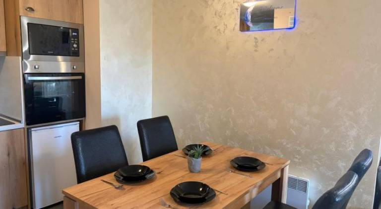 Rental apartment with barbeque, patio & garden — photo 3