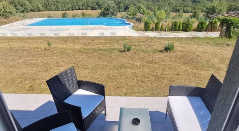 House with grill, private pool & yard | Good for workation — photo 3