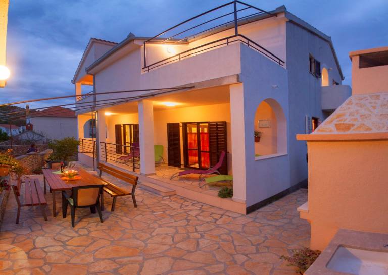 Apartment with private pool, garden & terrace — photo 2