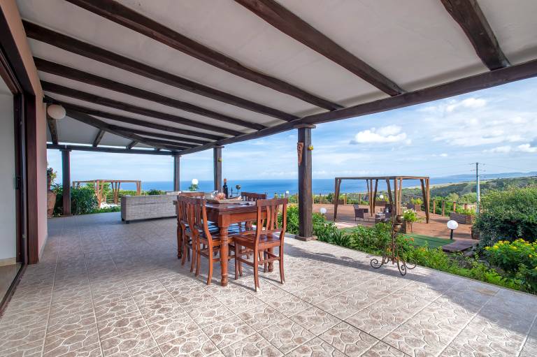 Villa 'Patrizia' with Sea View, Wi-Fi and Air Conditioning — photo 4