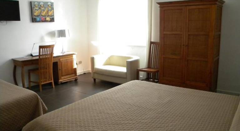 HOTEL GENOVA — photo 2
