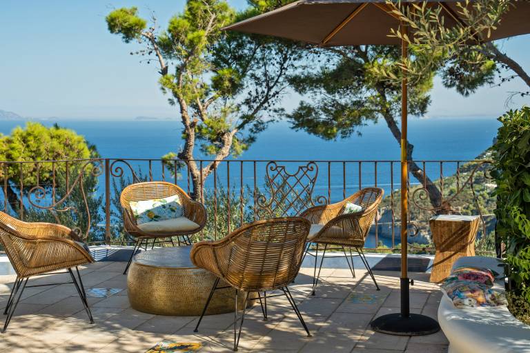 Children-friendly villa with grill, terrace & garden | City view | Pets are welcome — photo 4