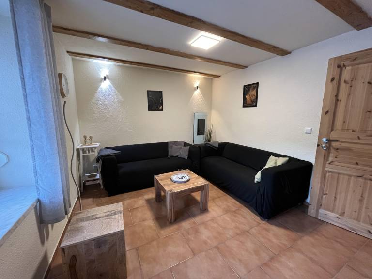 Apartament Ostrov
