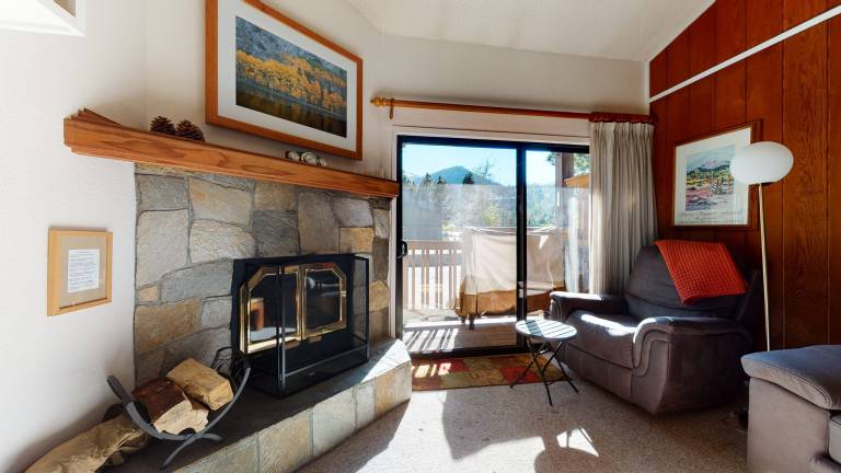 Condo with sauna, grill & heated pool in Mammoth Lakes, CA