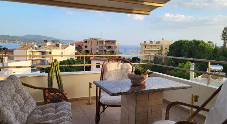 Apartment with patio in Kalamata