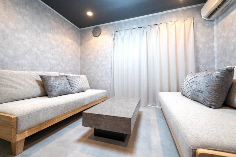 House  2 Chome-20 Nishishinagawa