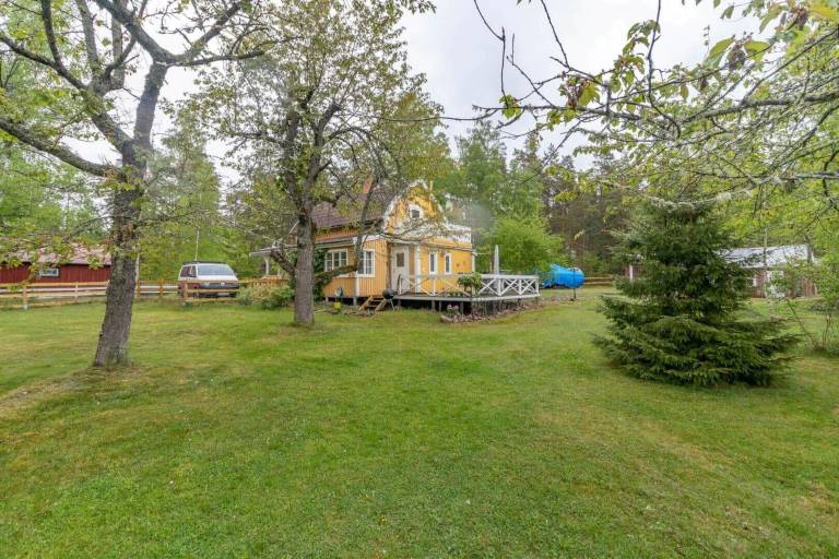 House with terrace, yard & BBQ — photo 3