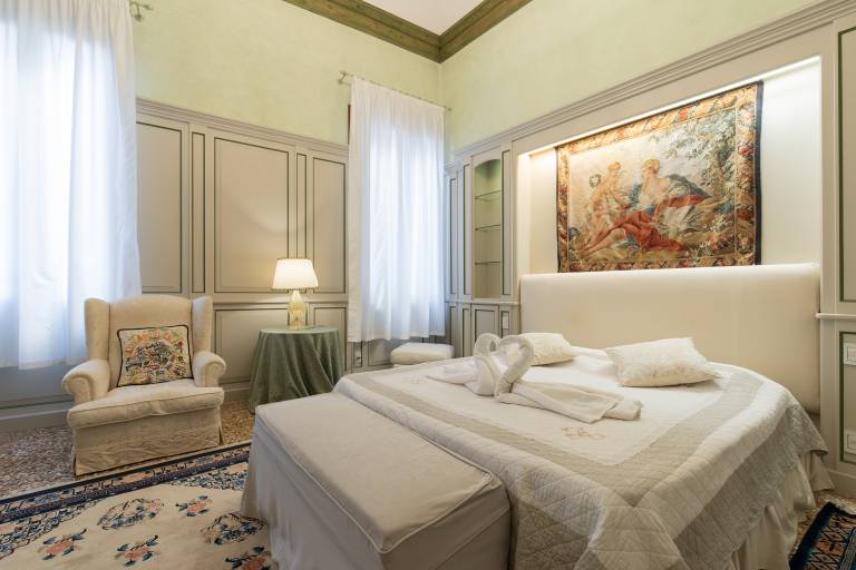 Vacation home with patio | Next to Rialto Bridge | City view — photo 5