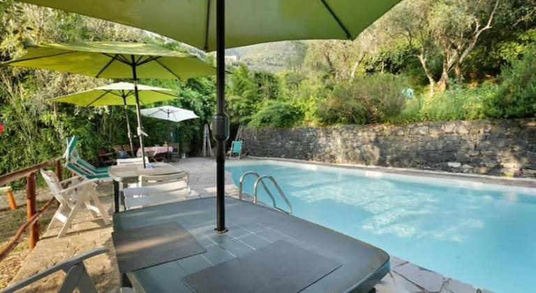 Apartment with pool — photo 2
