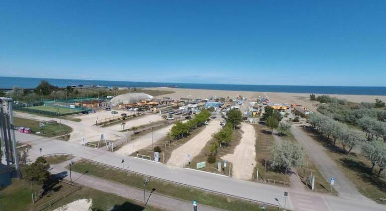 On the ADRIATIC Beach tra VENEZIA FERRARA e RAVENNA sulla SPIAGGIA della RIVIERA ADRIATICA — photo 4