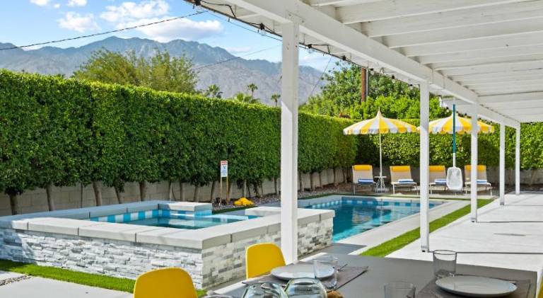 Fully equipped house with jacuzzi, yard & private pool | Perfect for remote work | Dogs allowed in Palm Springs, CA
