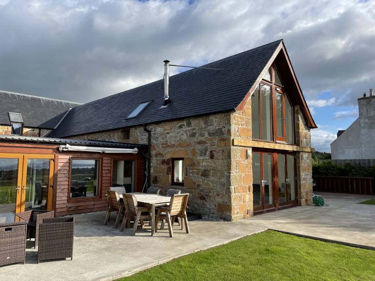 Children-friendly wonderful cottage with yard | Beach view | Dogs allowed in Dornoch