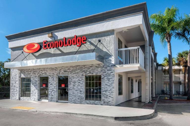 Econo Lodge Airport @ RJ Stadium — photo 3