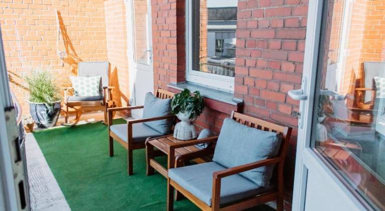 Rental apartment with patio — photo 2