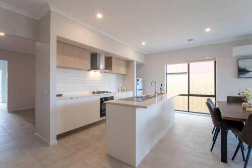 Villa  Cranbourne