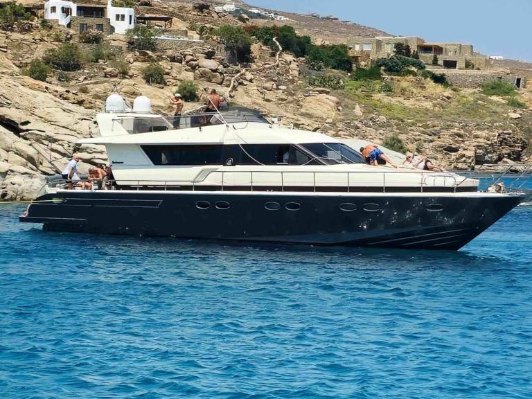 Houseboat Ornos
