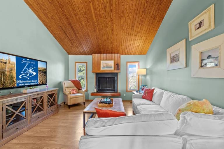 Family-oriented ample vacation home with private pool & barbeque | Next to the beach | Pets allowed — photo 5