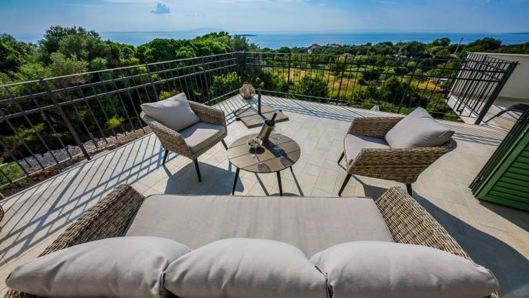 Villa with terrace, grill & private pool — photo 4