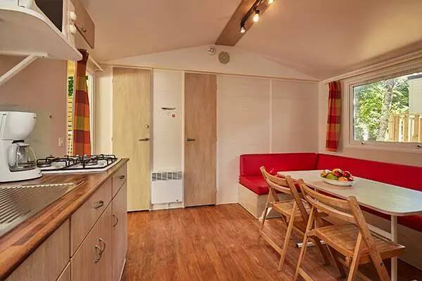 Campsite Le Mas de Sireuil - Mobile home Classic 2 bdr. 4/6 pers. Covered Decking — photo 4