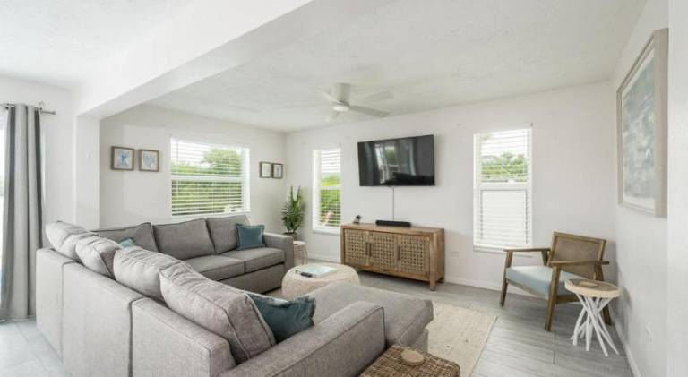 4BR Sombrero Beach House on Canal w Dock & Pool — photo 2