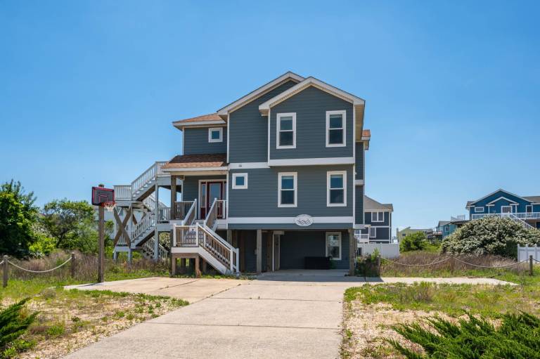 Family-friendly nice house with grill, private pool & jacuzzi | Water view | Next to the beach | Pets allowed in Outer Banks, NC