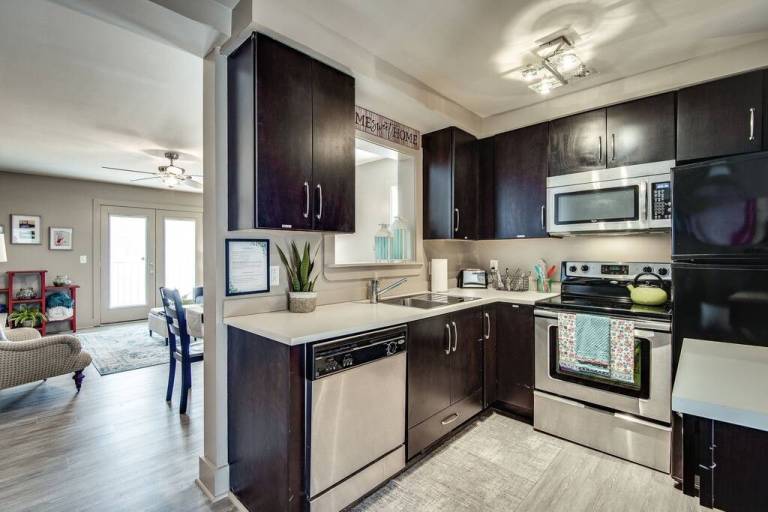 Family-oriented nice condo | Pets are welcome — photo 2
