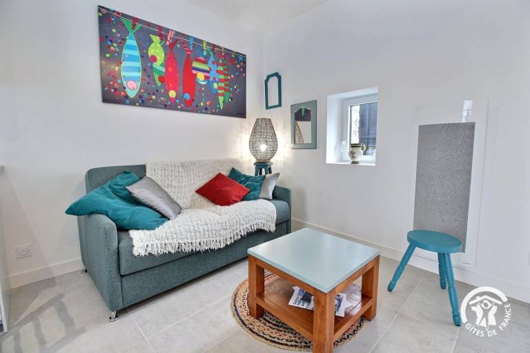 Gite with terrace & yard — photo 4
