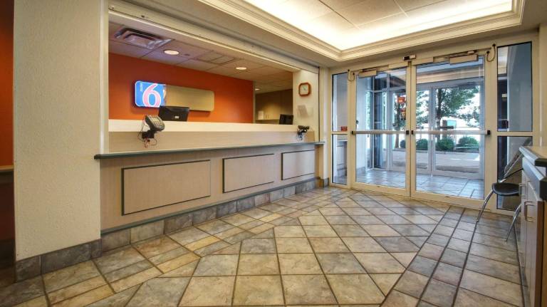 Motel 6 Lehi, UT – Thanksgiving Point — photo 2