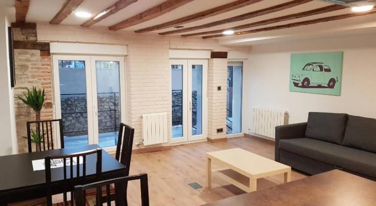Rental apartment with terrace — photo 2