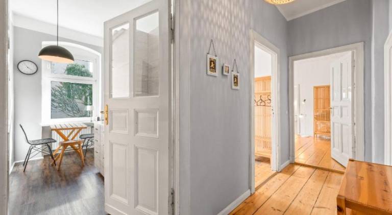 TheWilhelmshavener Group Apartment, group & family friendly, 100m2, 2BR, 1 living room, huge table, — photo 3