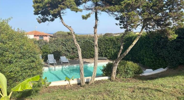 Villa with pool — photo 4