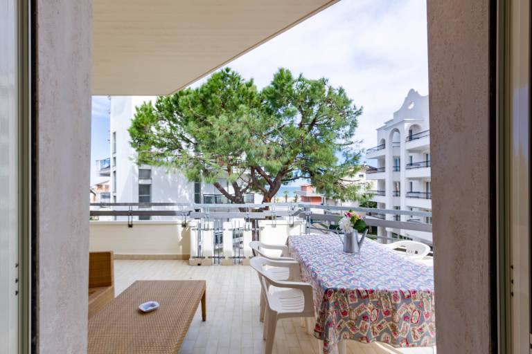 Holiday apartment with 2 rooms for 6 persons — photo 2