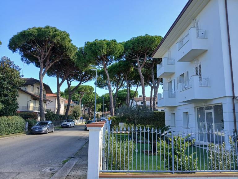 Holiday apartment with patio | City view — photo 2