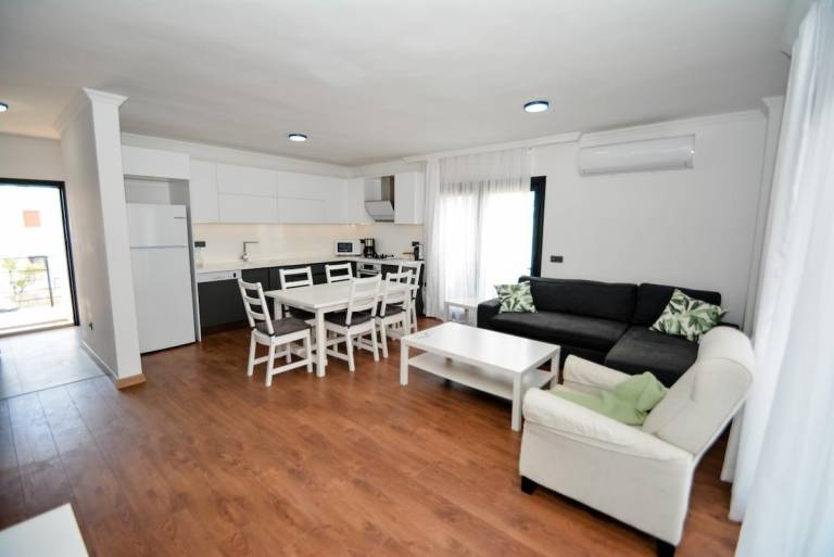 Fully equipped wonderful vacation home with pool, grill & garden | Next to the beach | Pets are welcome — photo 2