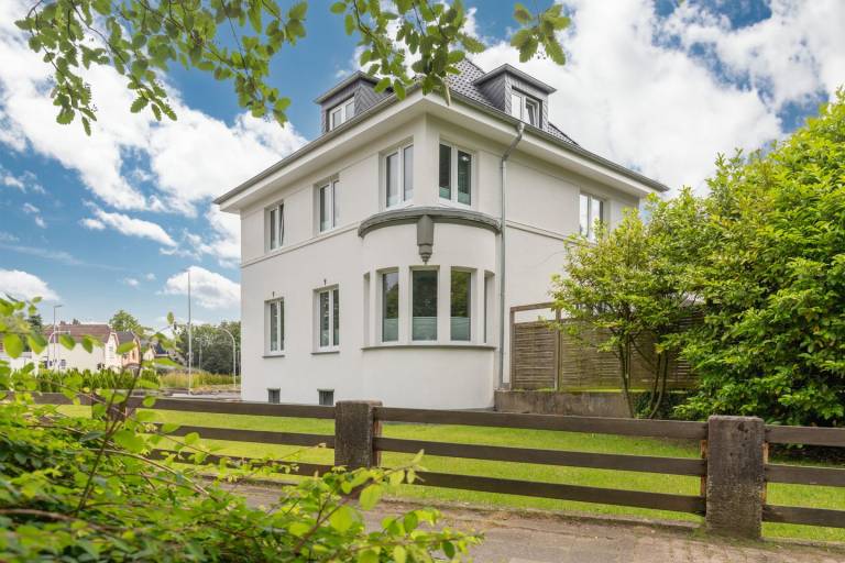 Ferienhaus "Dat witte Hus am Friedrichberg" in Husum für bis zu 12 Personen in Husum
