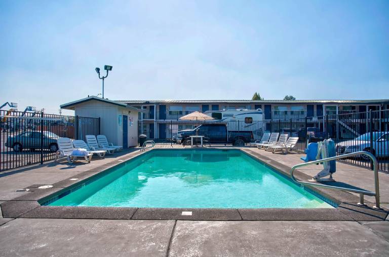 Motel 6 Bend, OR — photo 4