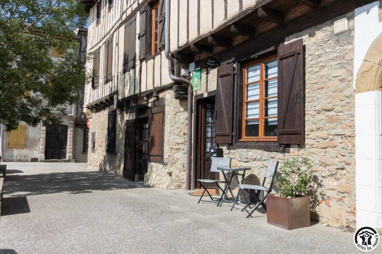 Gite with patio in Castres
