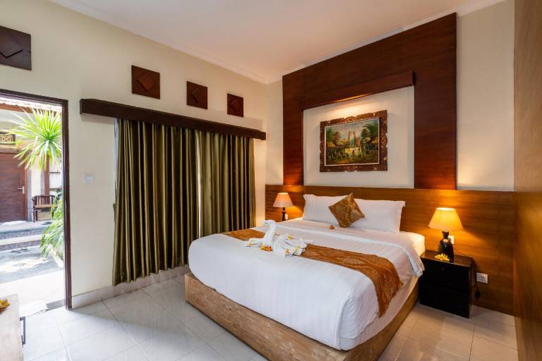 Serviced apartment with terrace, pool & yard | Perfect for remote work in Ceningan Island