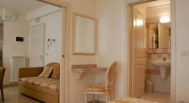 Serviced apartment with terrace | Suitable for remote work — photo 2