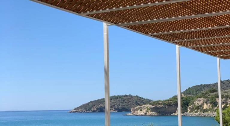 Serviced apartment with yard, pool & terrace | Close to the beach | Pets allowed — photo 2