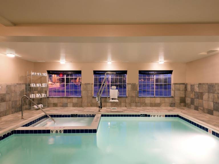 Holiday Inn Express & Suites Fraser By IHG — photo 3