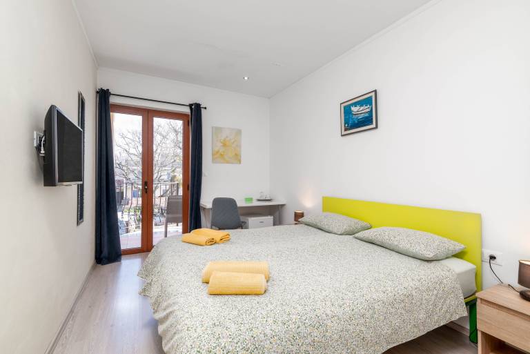 Nice dedicated room with patio | Pets allowed in Rovinj