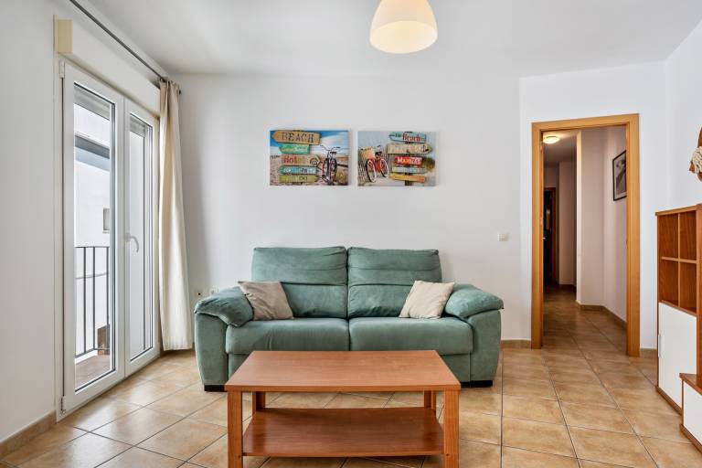 Fully equipped apartment with fast internet & patio | City view | Next to the beach | Pets allowed — photo 3