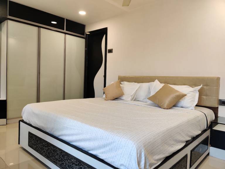 Apartment  Sector 10