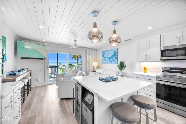 Villa with terrace | Beach view — photo 4