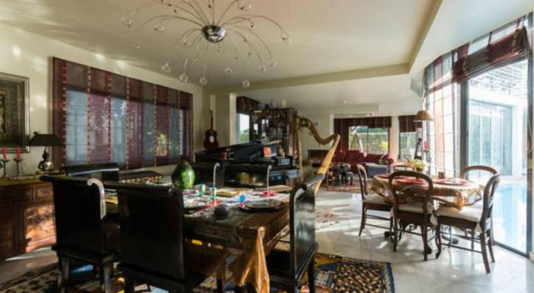 Villa with pool — photo 2