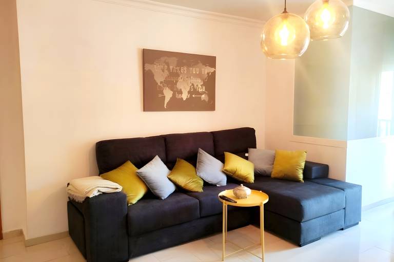 Apartment 'Comfortable in The Center' with Balcony, Wi-Fi and Air Conditioning — photo 3