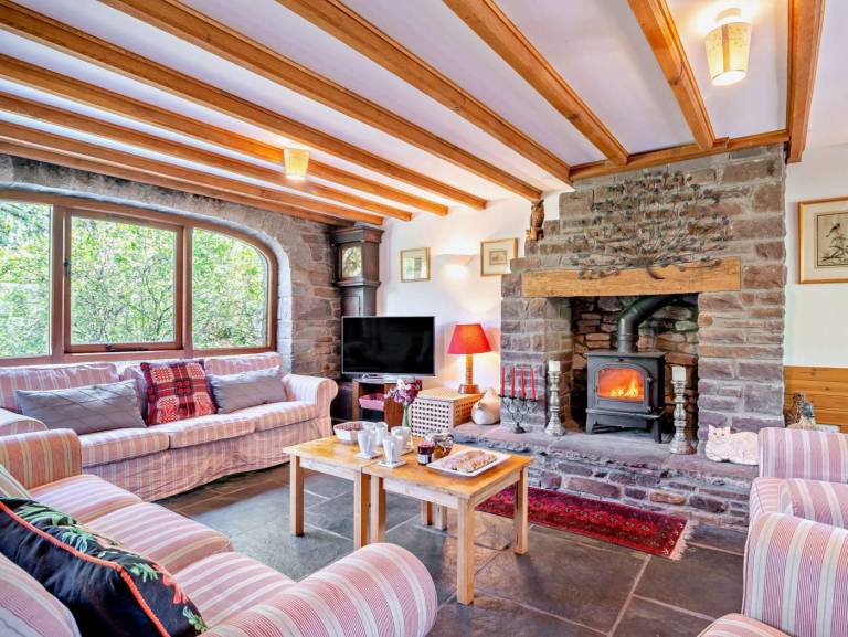 Fully equipped cottage with yard & barbeque | Water view | Pets are welcome — photo 3