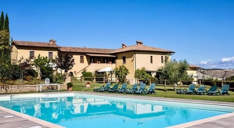 Farm with yard, patio & BBQ | Pets are welcome in Asciano